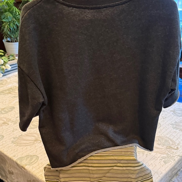 Women's Black Graphic Crop‎ Top - Picture 3 of 3